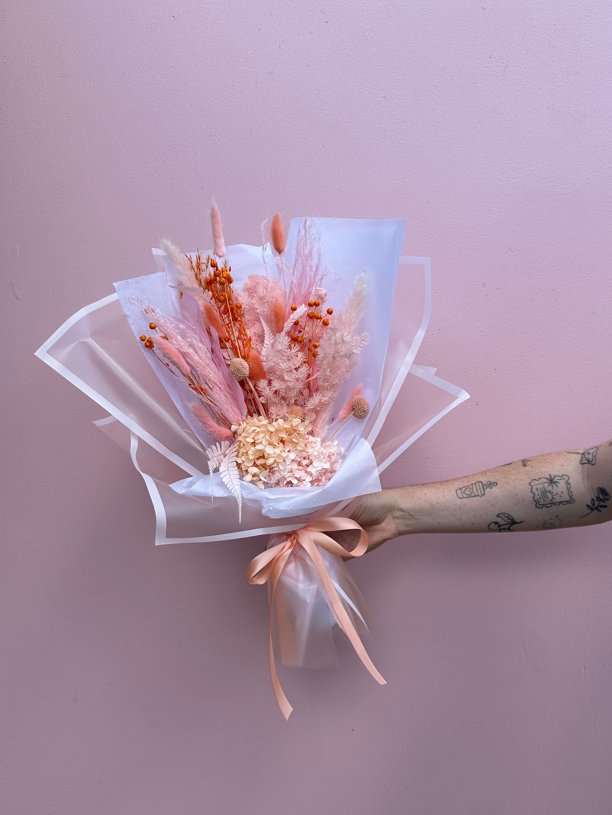 Peachy 🍑 - Dried + Preserved Gift Bouquet