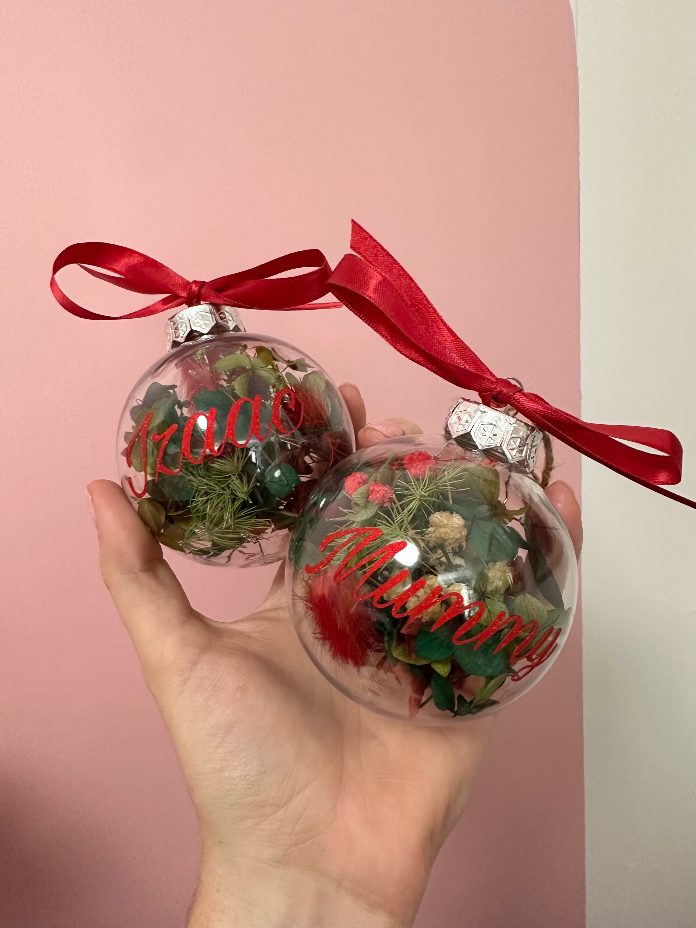 Personalised Dried Floral Bauble Ornament (Assorted Colours)