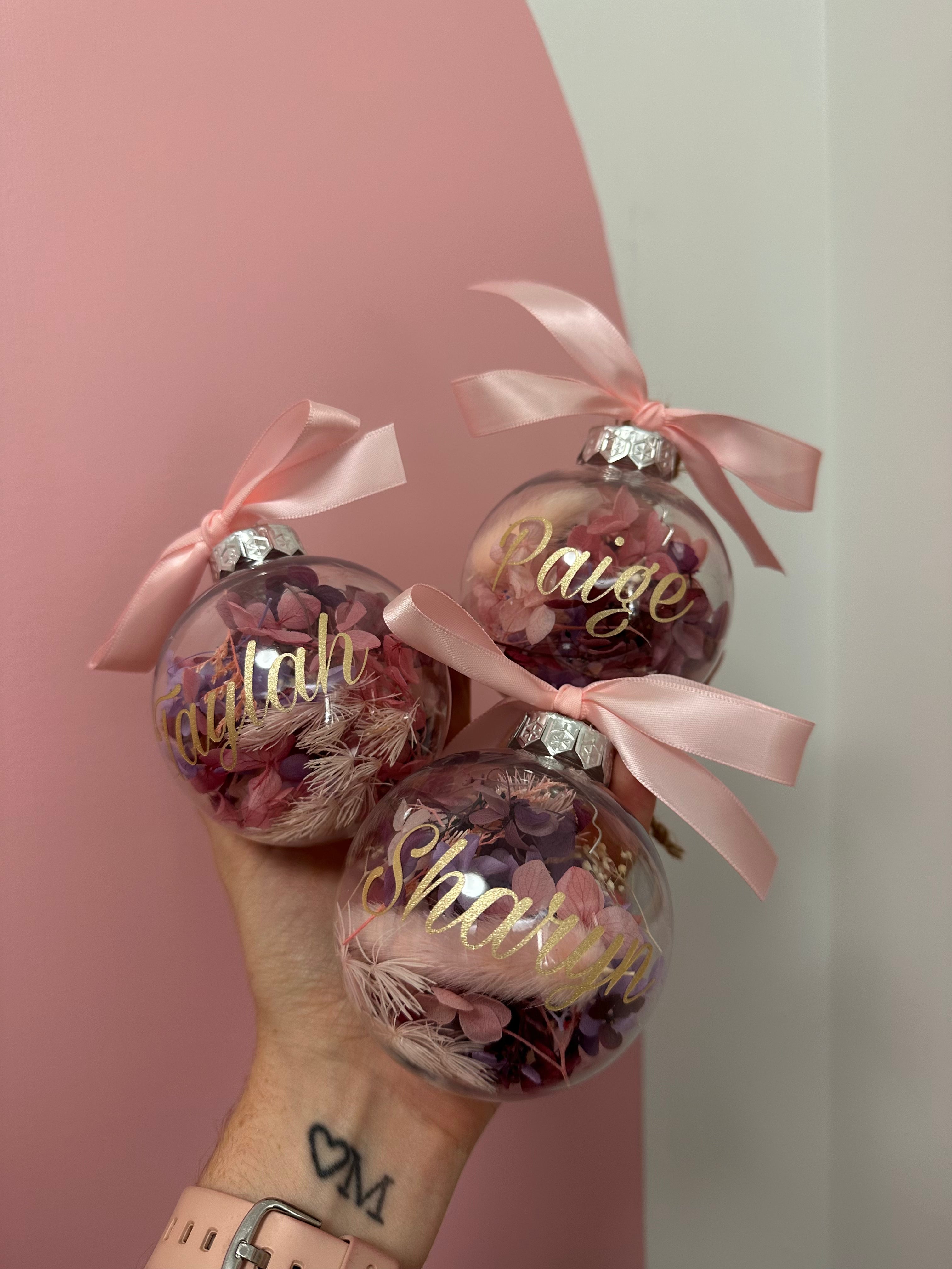 Personalised Dried Floral Bauble Ornament (Assorted Colours)