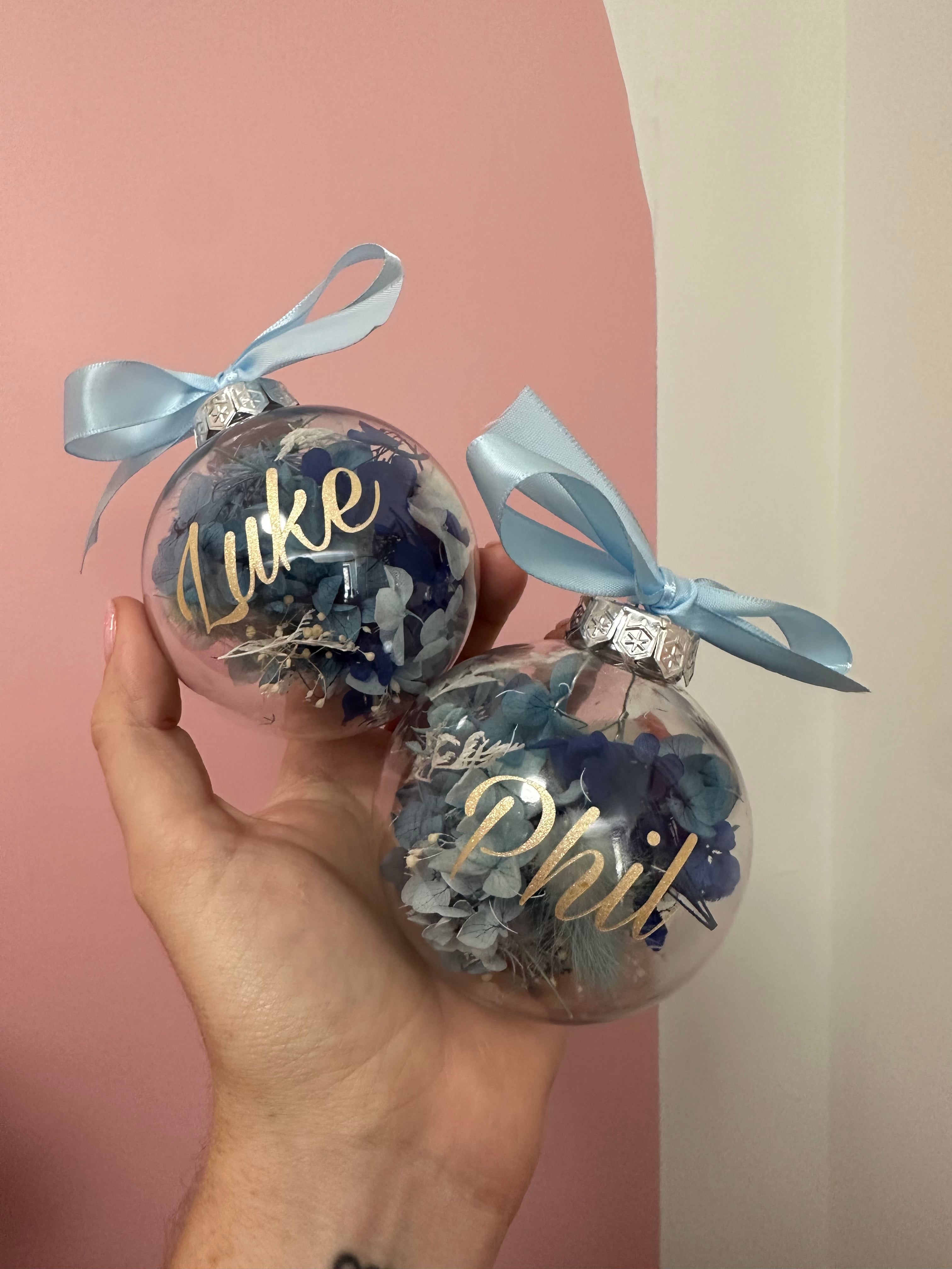 Personalised Dried Floral Bauble Ornament (Assorted Colours)