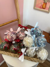 Personalised Dried Floral Bauble Ornament (Assorted Colours)