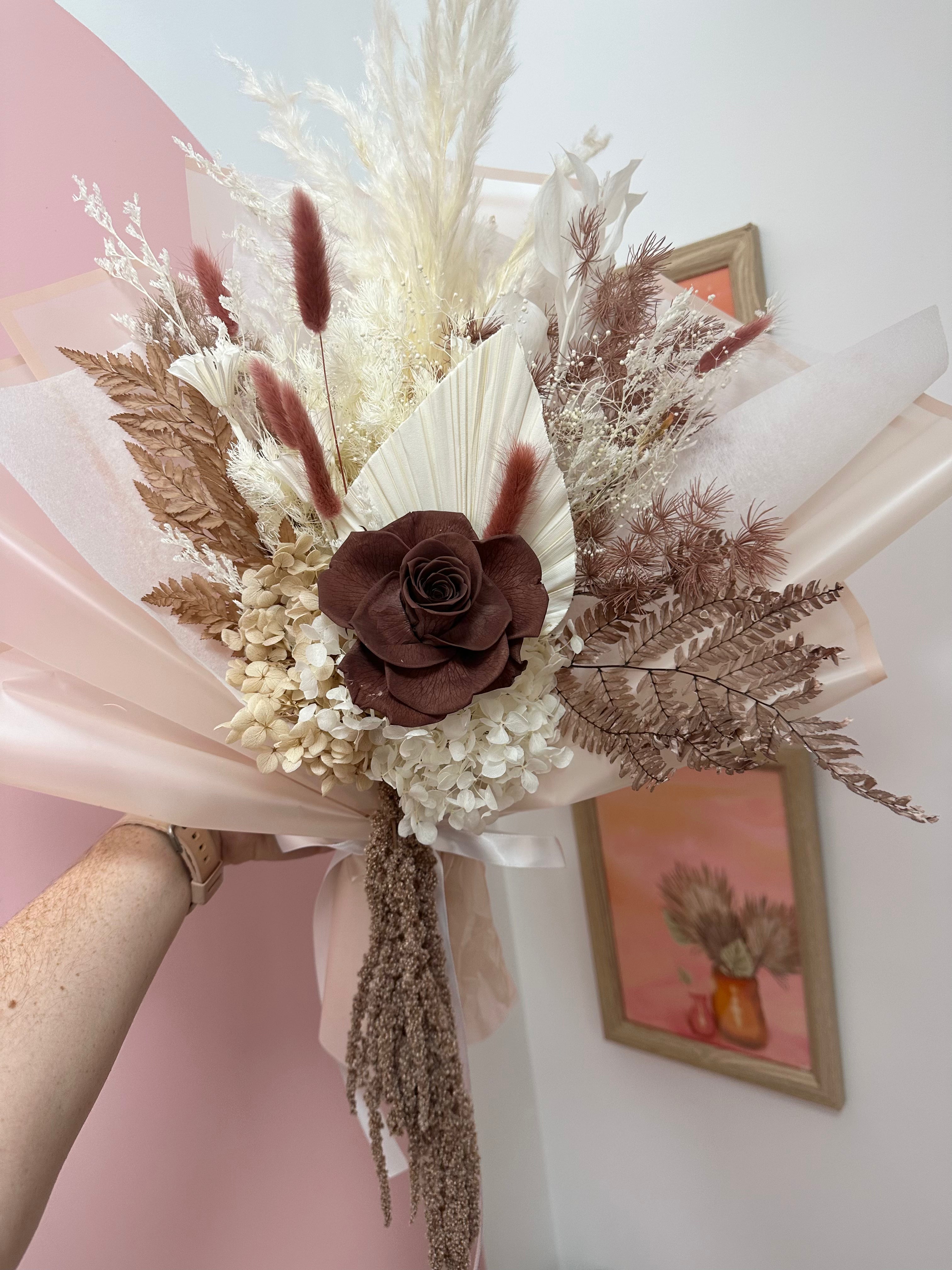 HERSEY 🤎🍫 - Large Everlasting Bouquet