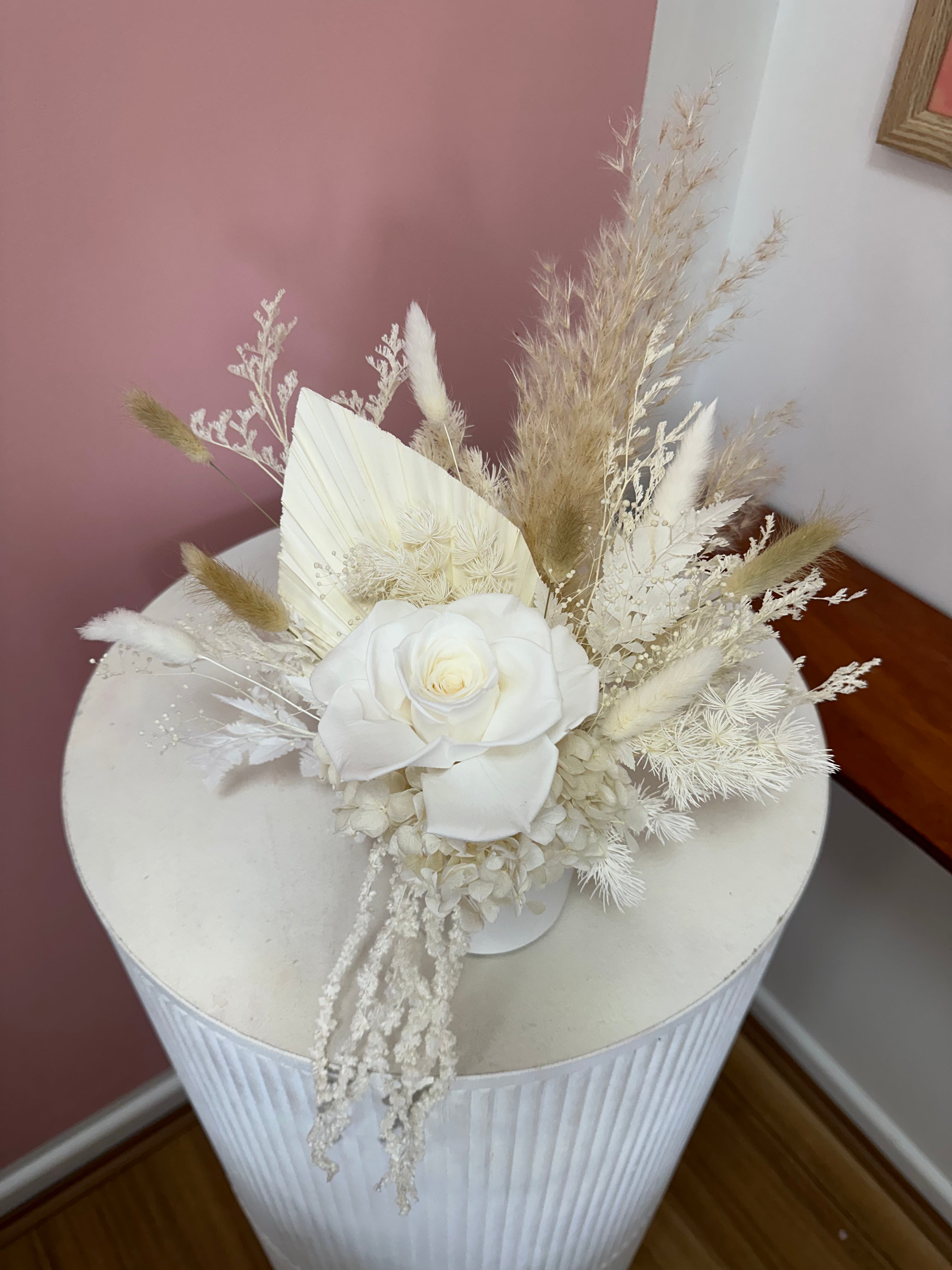 Ivory 🪽🤍 - Petite Vase Arrangement