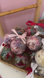 Personalised Dried Floral Bauble Ornament (Assorted Colours)